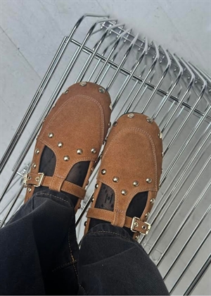 Mary Jenny studs suede Shoe Caramel Café D10200021 Ganni 